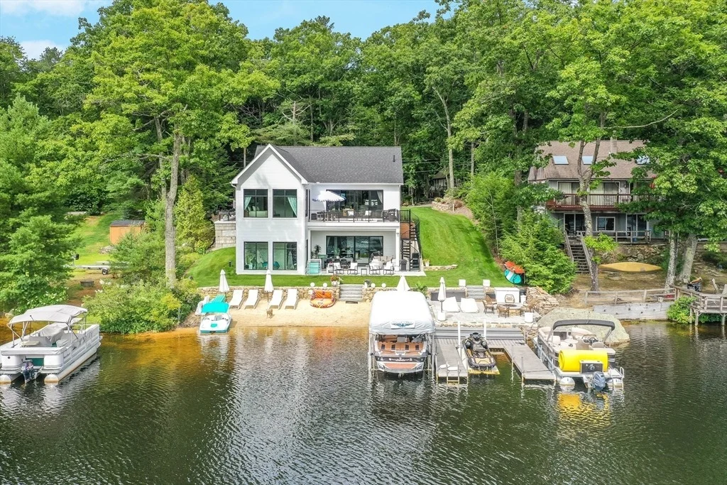 Photo of 226 Lakeview Drive