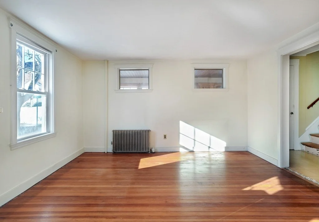 Photo of 18 Valley Beach Ave