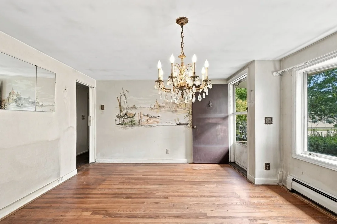 Photo of 8 Charlesgate Road