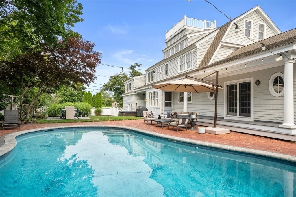 Photo of 11 Baileys Cswy