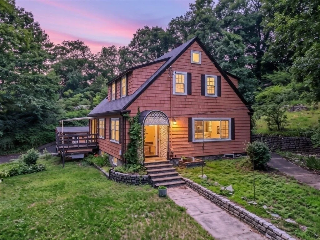 Photo of 160 Forest St