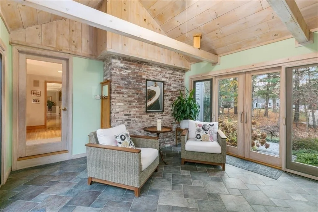 Photo of 50 Stonecleave Rd
