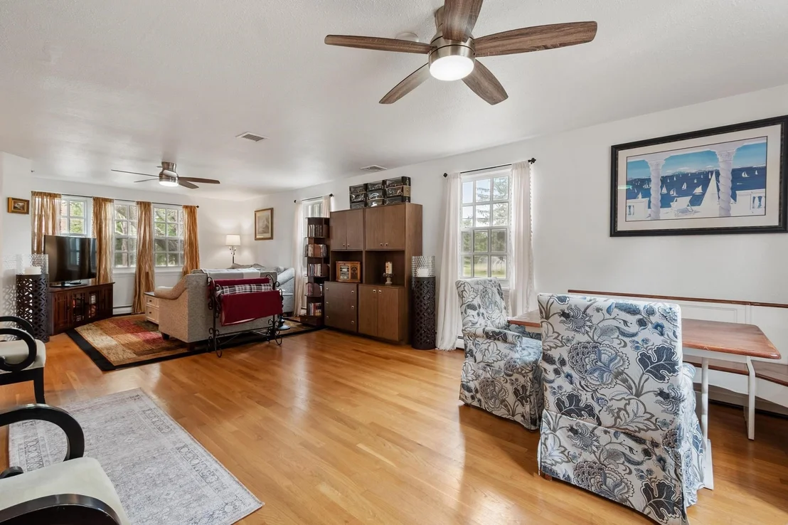 Photo of Unit A at 18 Bates