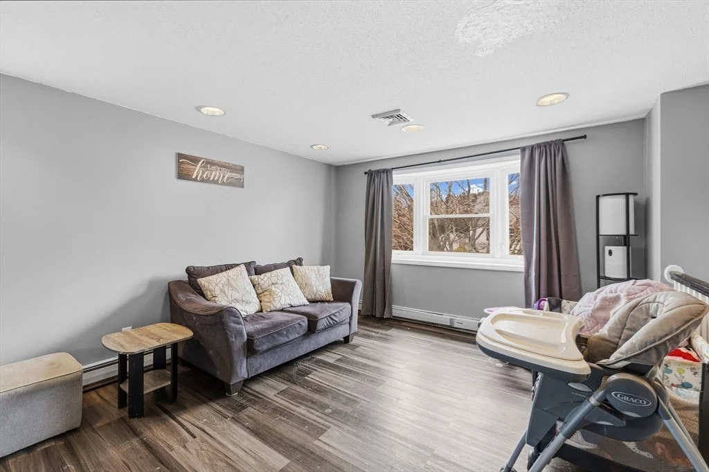 Photo of 51 Hideaway Ln