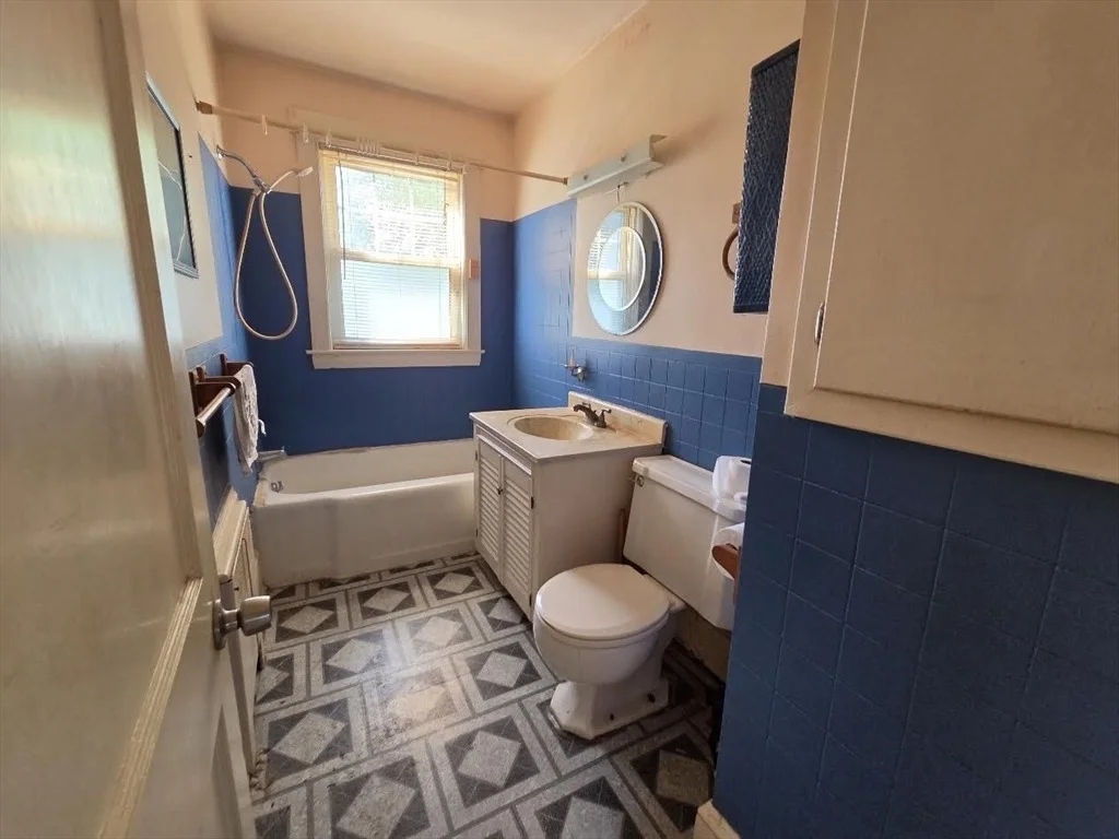 Photo of 211 Lowell Street