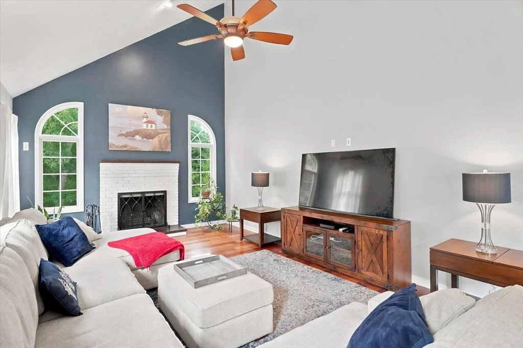 Photo of 33 Fairway Dr