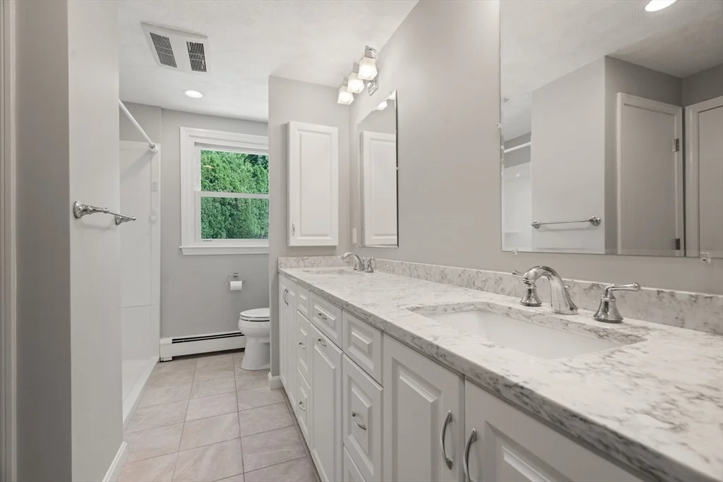 Photo of 31 Phillips Cir