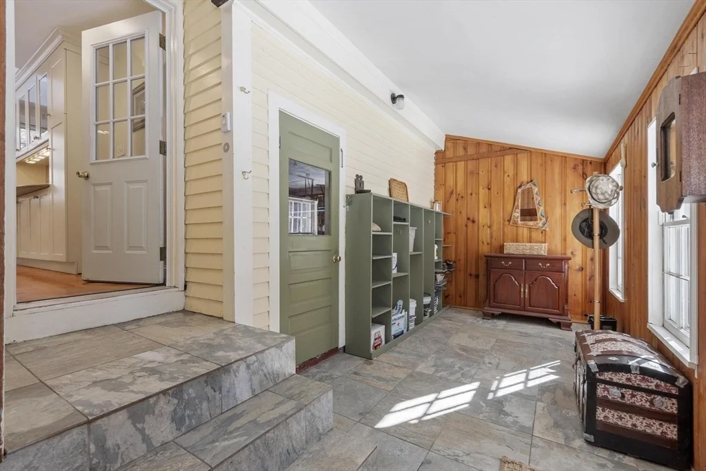 Photo of 265 College Rd