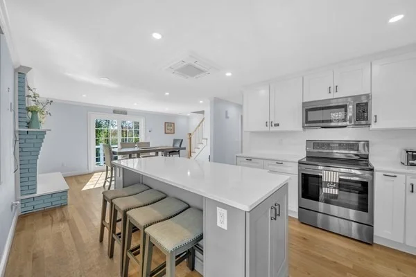 Photo of 35 Holbrook Ave