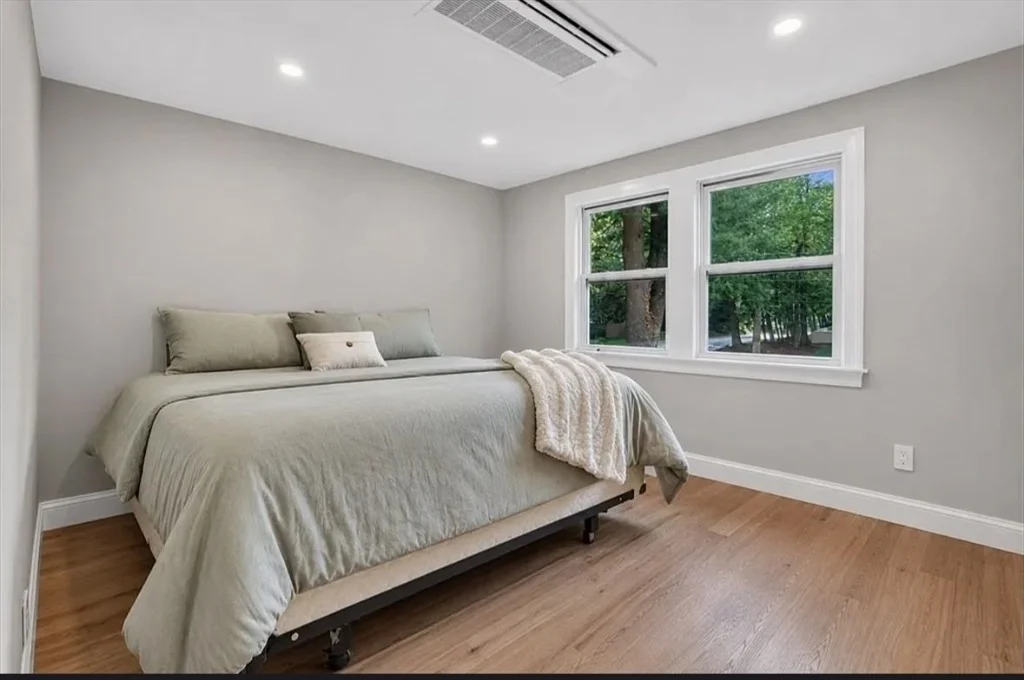 Photo of 14 Travis Dr