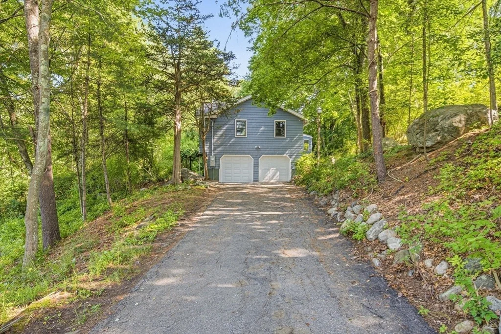 Photo of 7 Hillcrest Dr