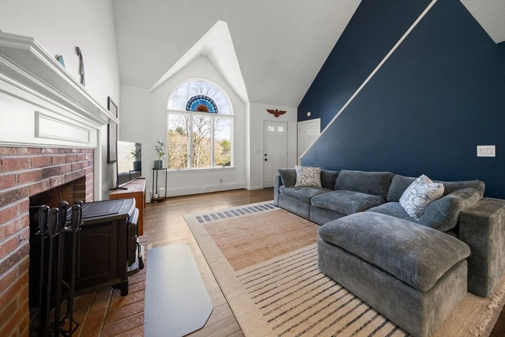Photo of 25 Moon Compass Ln