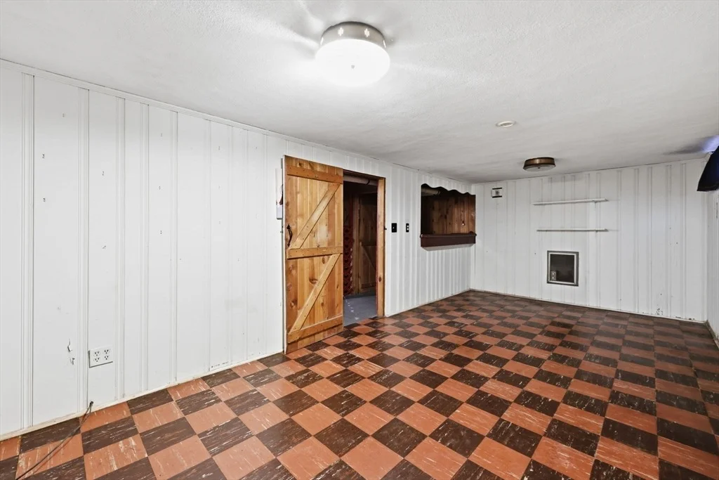 Photo of 250 Gillette Ave