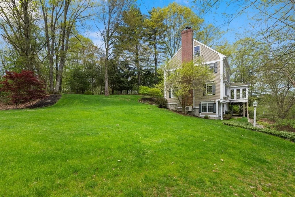 Photo of 151 River Rd