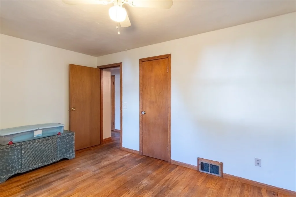 Photo of 21 Meadowlark Ln