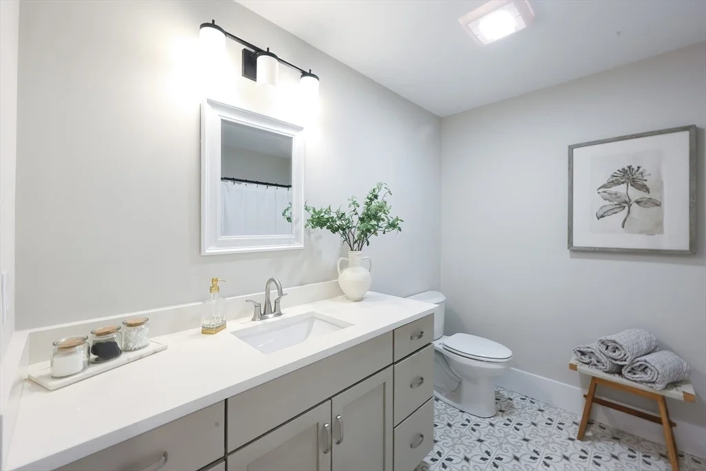 Photo of Unit UNIT32 at 55 Thomas Mann Circle