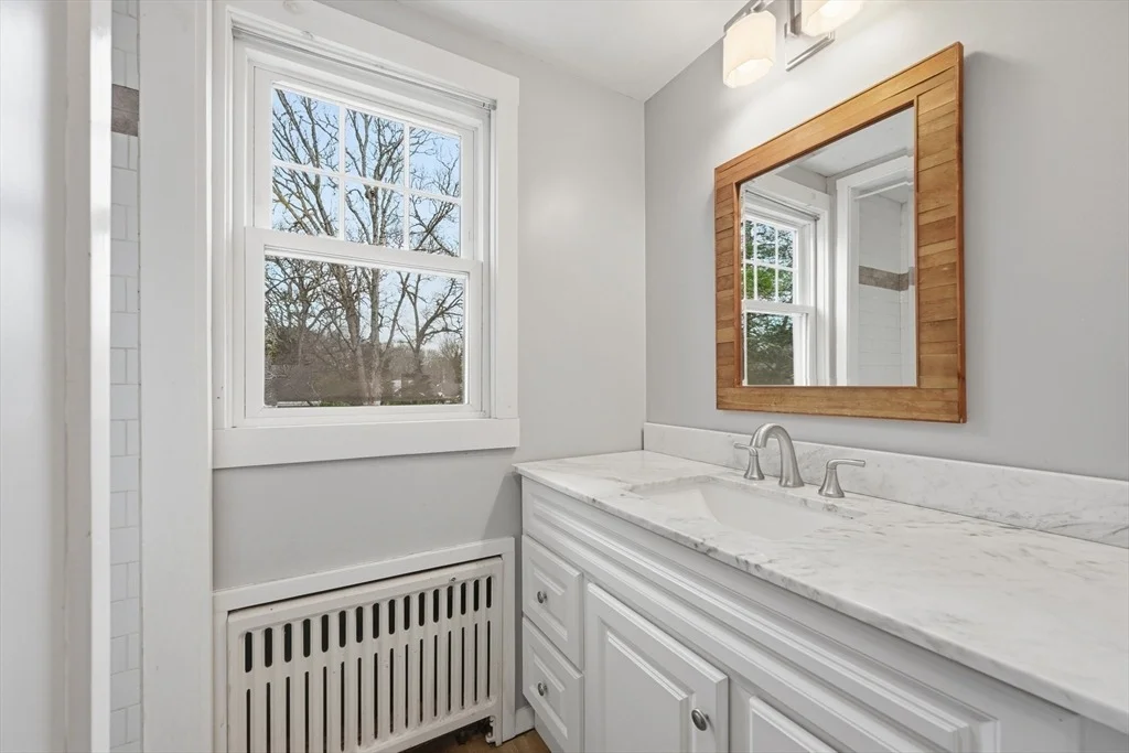 Photo of 42 Oak Ln