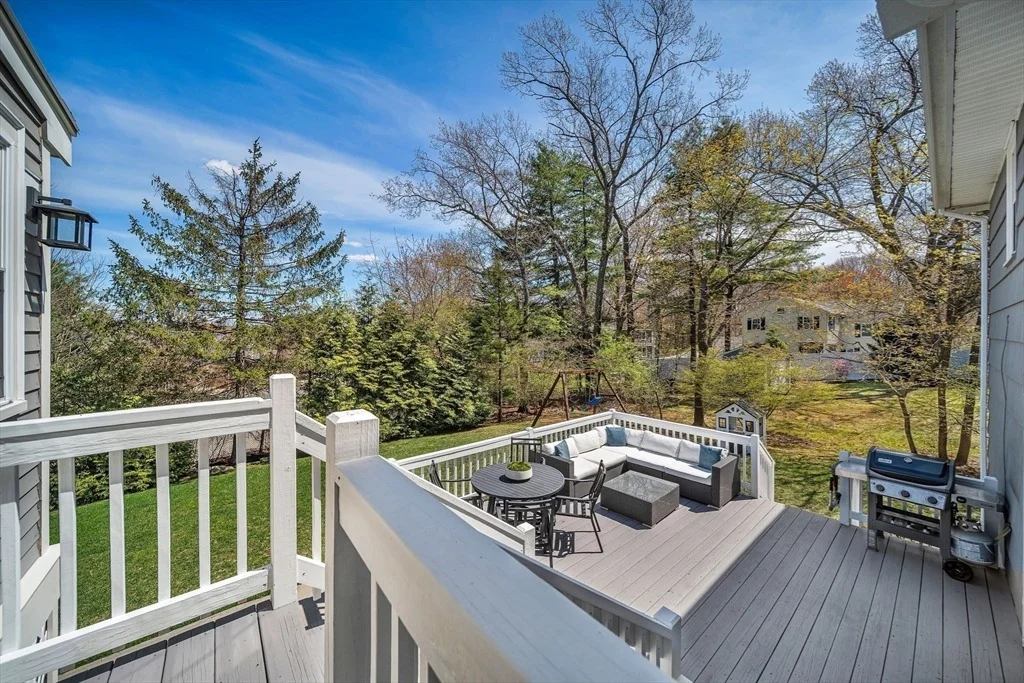 Photo of 72 Oakcrest Rd