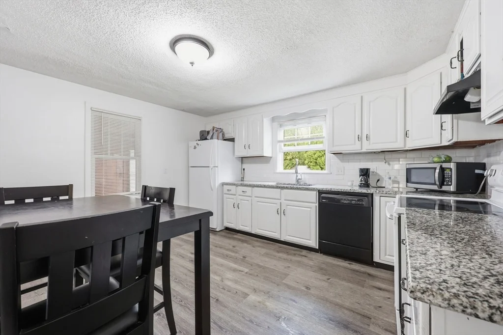 Photo of 55 River Rd
