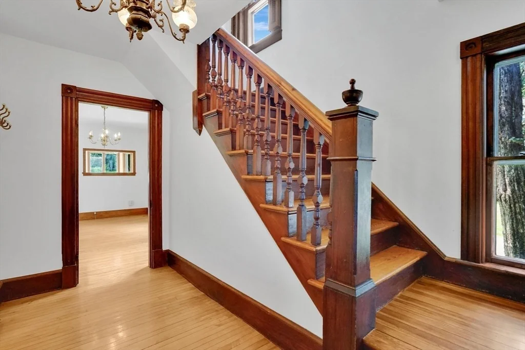 Photo of 547 Main St