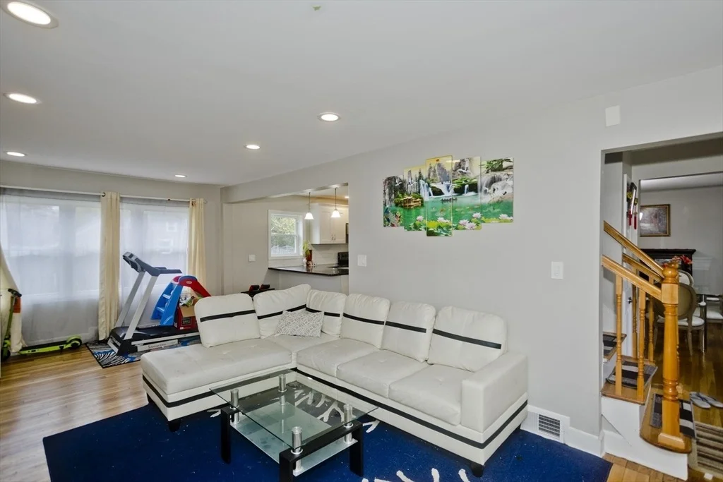 Photo of 174 Abbott St