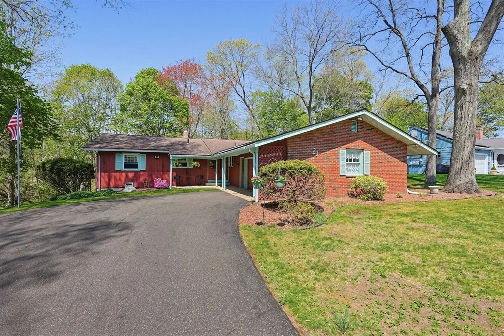 Photo of 21 Daggett Road