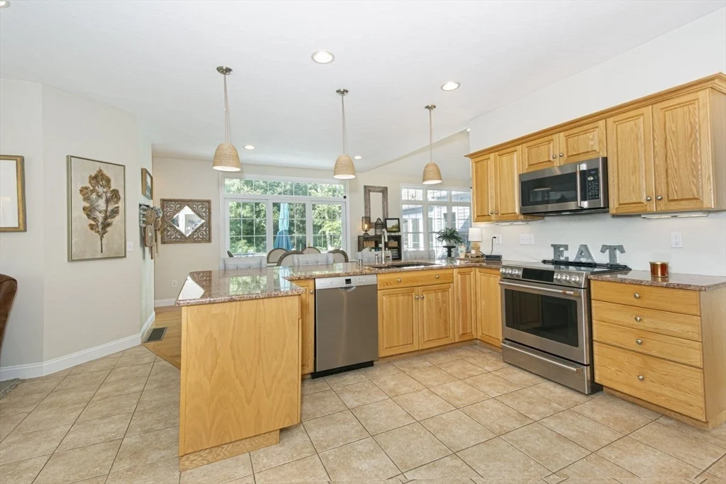 Photo of 258 Nicholas Dr