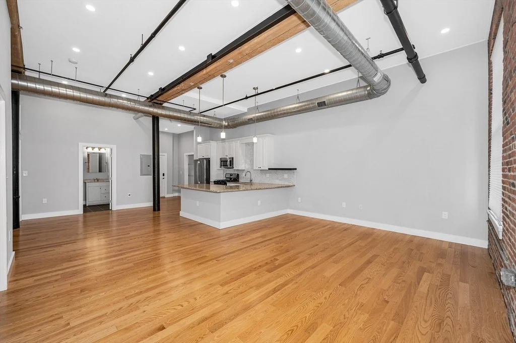 Photo of Unit 320 at 491 Dutton St