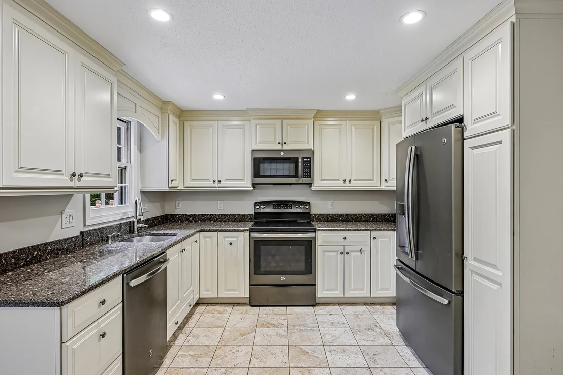 Photo of 35 Davidson Ave