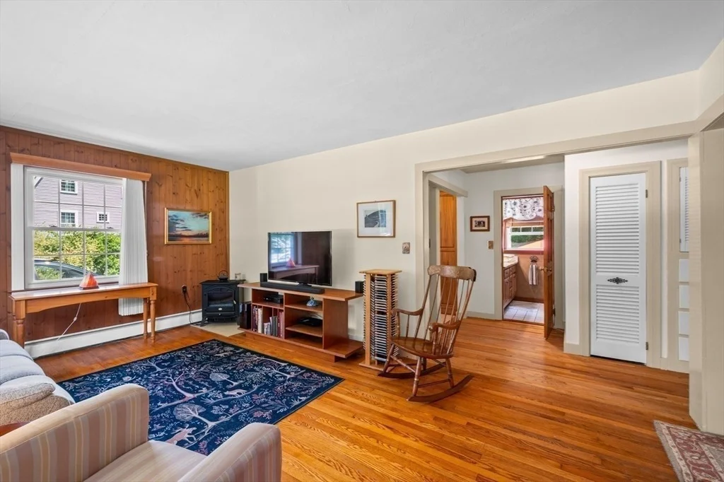 Photo of 19 Middle Rd