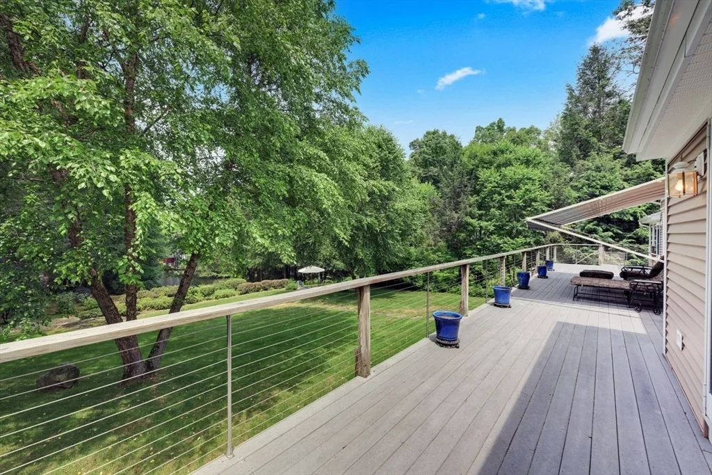 Photo of 54 Shoreline Dr