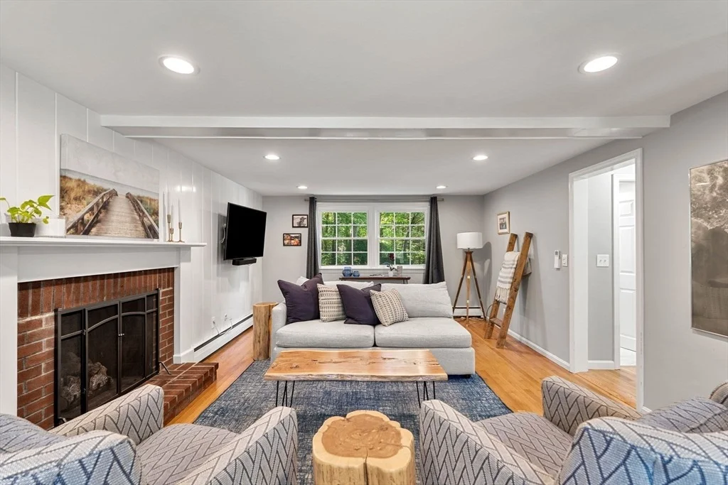 Photo of 212 Common Ln