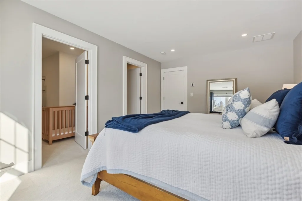 Photo of 16 Crown Road