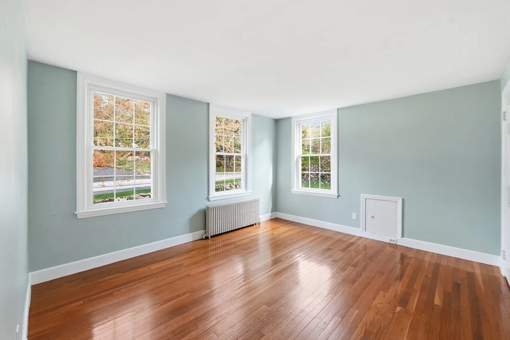 Photo of 8 Hillside Rd