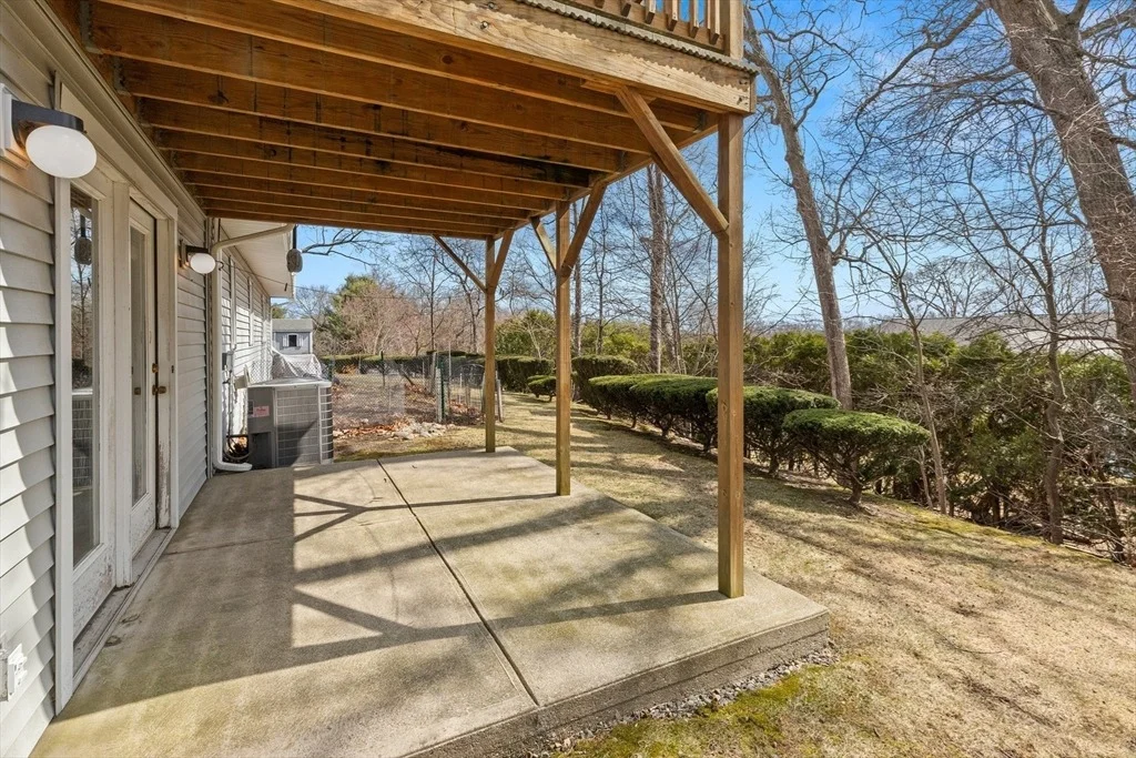 Photo of 44 Sylvanus Wood Ln