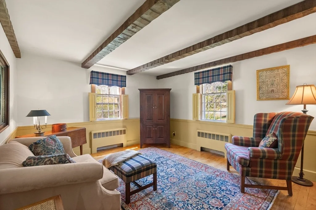 Photo of 11 Hemlock