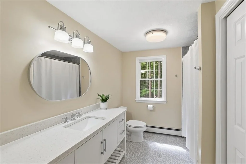 Photo of 32 Millfarm Dr
