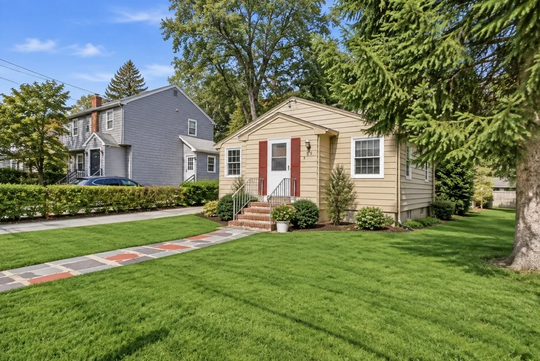Photo of 24 Grapevine Ave