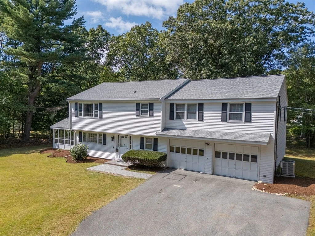 Photo of 2 Clover Cir
