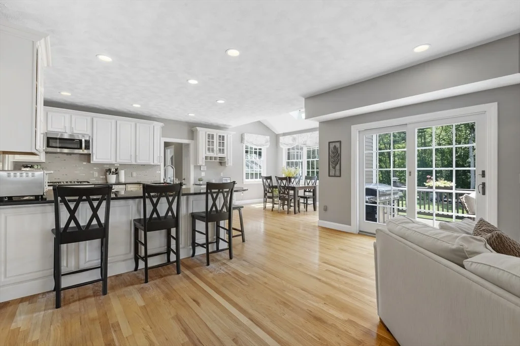 Photo of 11 Bridle Dr