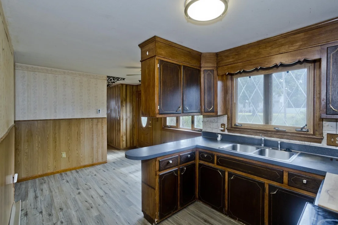 Photo of 956 Granby Rd