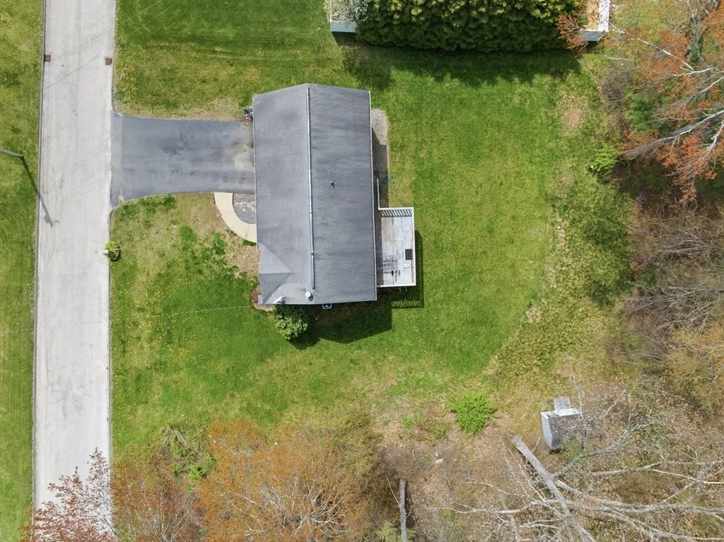 Photo of 19 Fairfield Dr