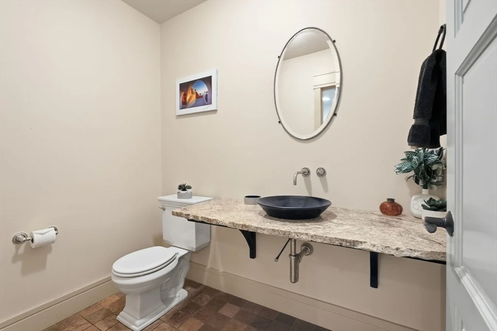 Photo of 18 Eveningstar Dr