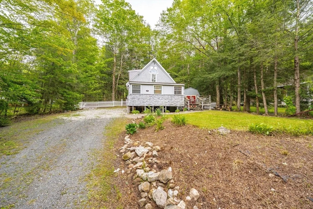 Photo of 151 Excalibur Dr.