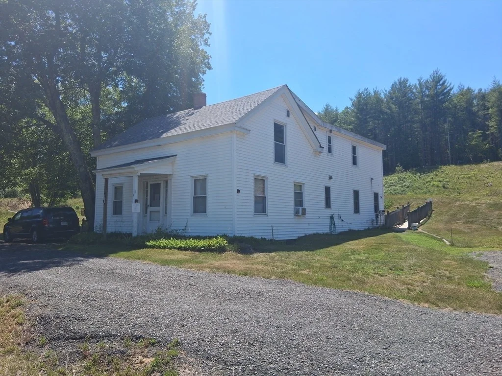 Photo of 465 Tully Rd