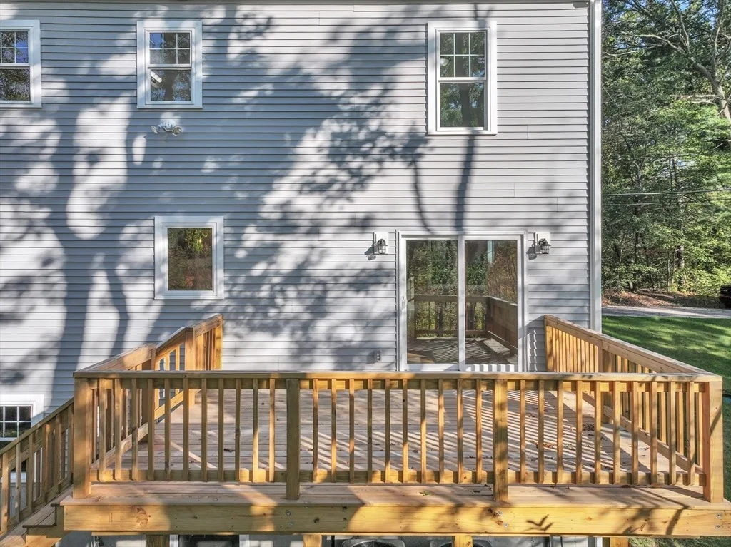 Photo of 18 Columbine Rd