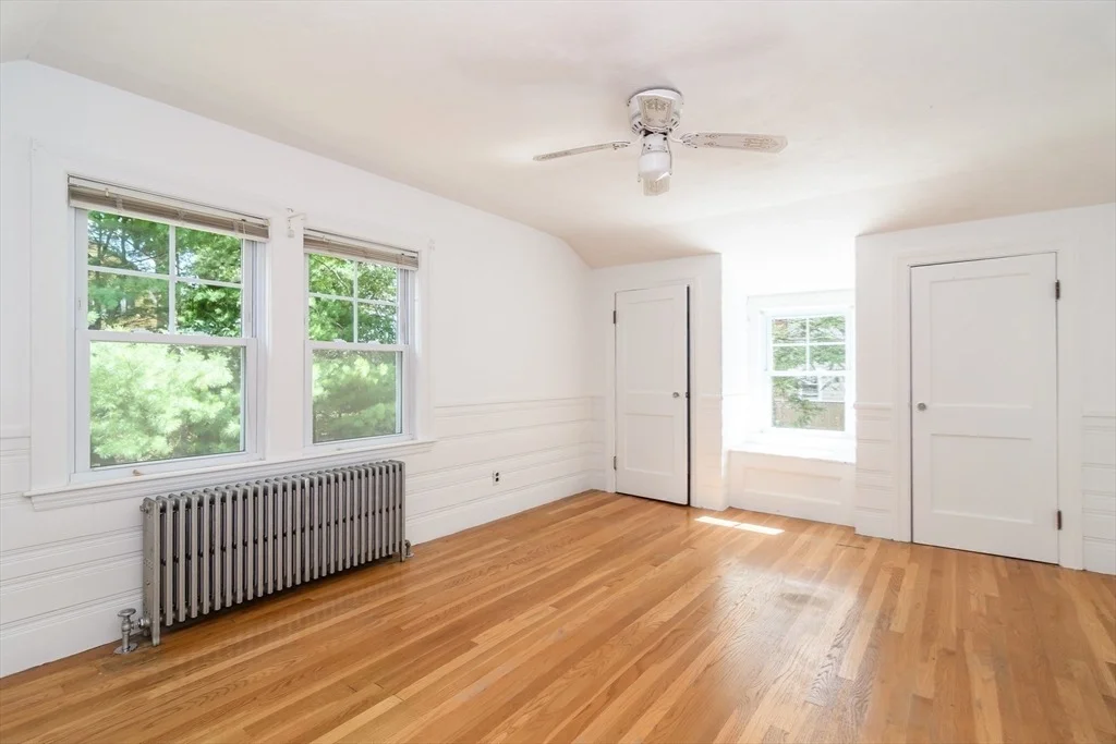 Photo of 163 Whiting Avenue