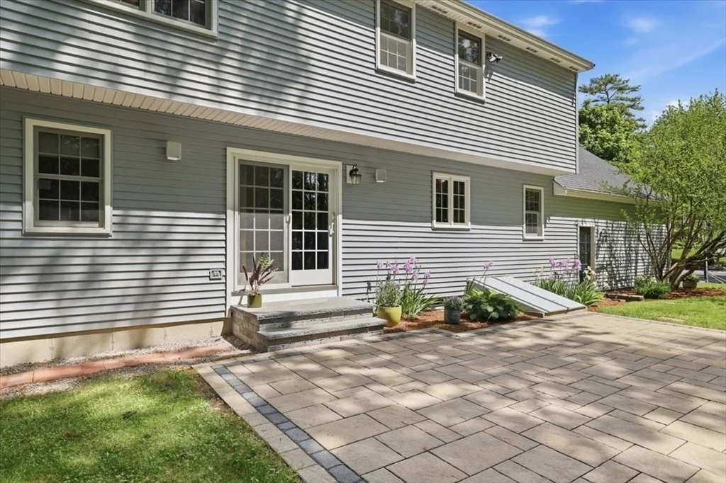Photo of 32 Millfarm Dr