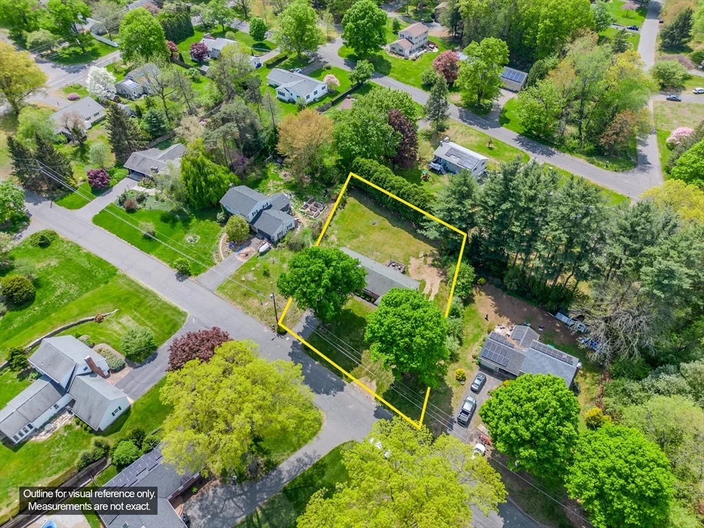 Photo of 8 Meadowbrook Dr