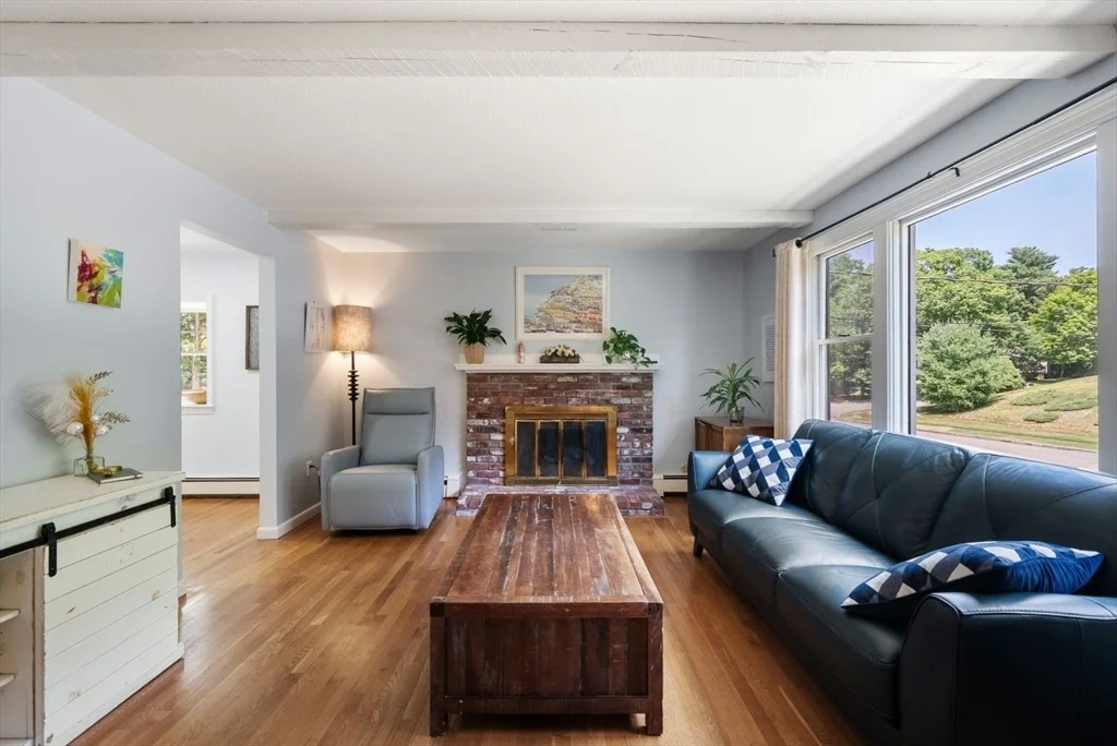 Photo of 86 Maplewood Dr